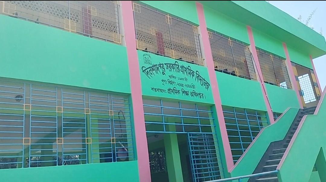 শিক্ষিকার বেত্রাঘাতে চতুর্থ শ্রেণির শিক্ষার্থী আহত, ইউএনওকে অভিযোগ